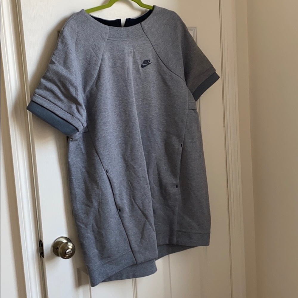 Nike mini dress brand new without a tag w pockets